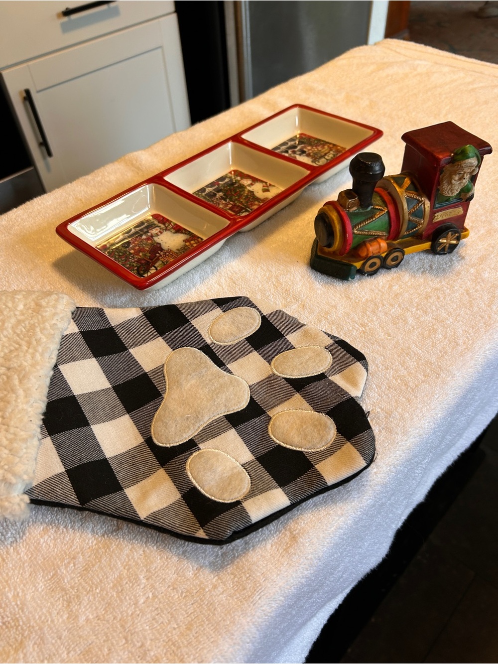 Black and White Buffalo Check Paw Print Placemat - Cozy Pet Dining Mat